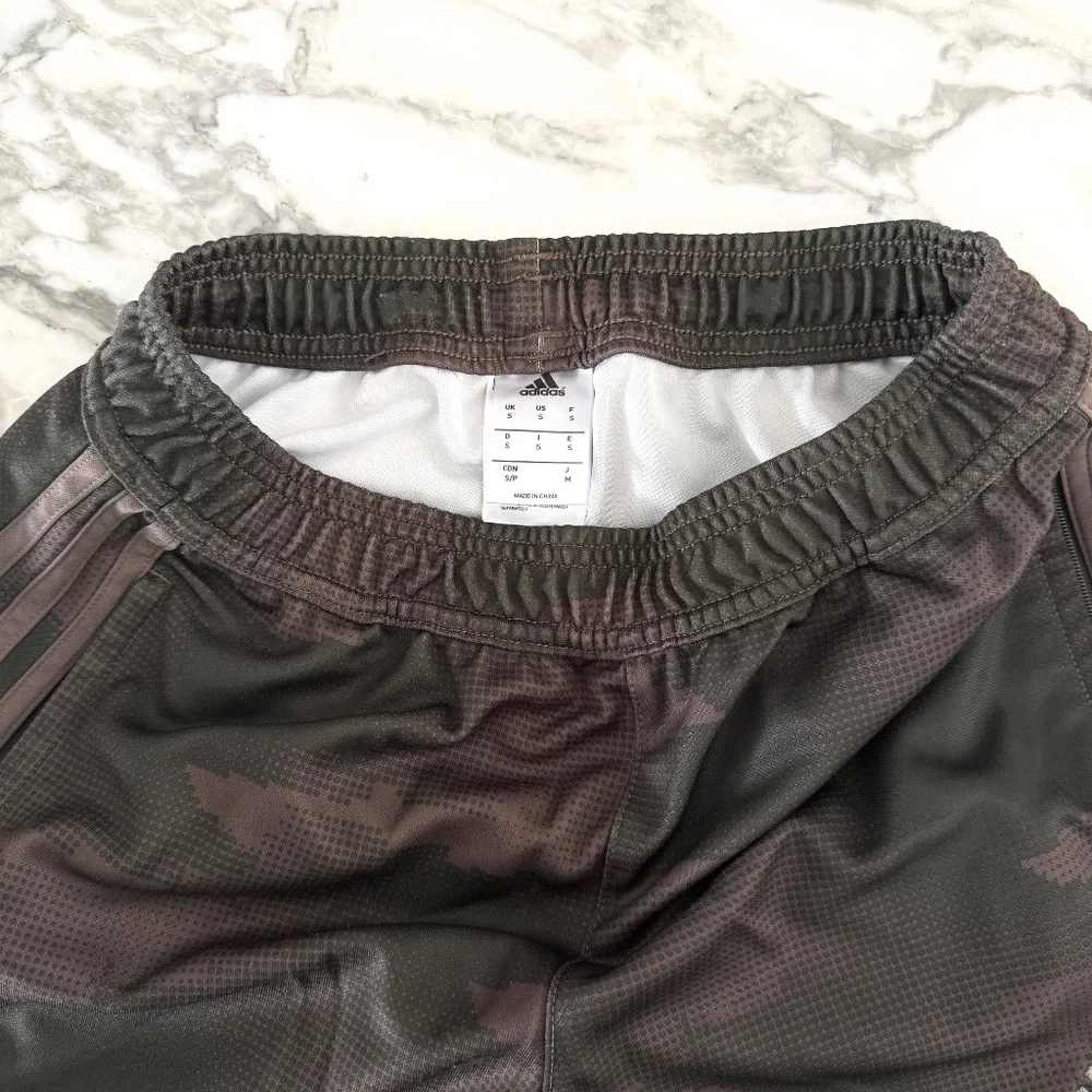 Mens Adidas Originals Camo Nylon Sweatpant, Size Small‎